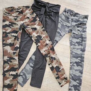 Lot - Camouflage Print + Black Leggings Small